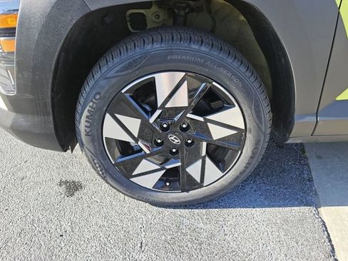 Used 2024 Hyundai Kona SEL AWD/4WD image 9