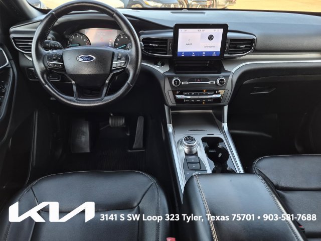 Used 2020 Ford Explorer XLT w/ Equipment Group 202A AWD/4WD image 28
