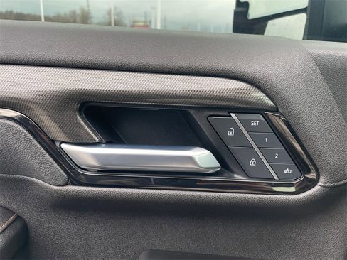 Used 2025 GMC Sierra 2500 AT4 w/ AT4 Premium Plus Package image 40