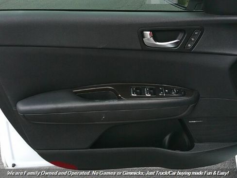 Used 2020 Kia Optima Premium image 9