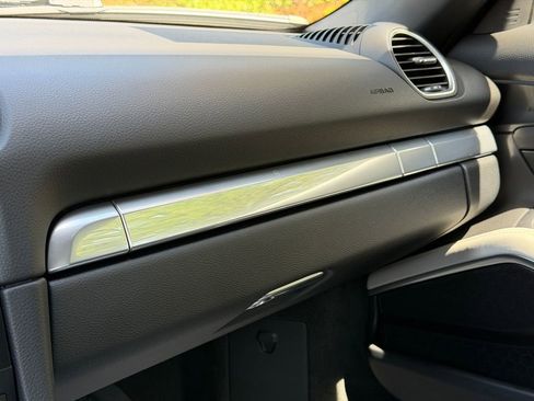 Used 2019 Porsche 718 Boxster RWD image 27