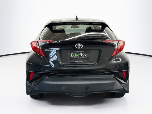 Used 2021 Toyota C-HR LE FWD image 7