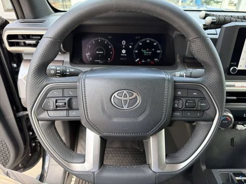 Used 2025 Toyota Tacoma TRD Sport AWD/4WD image 16