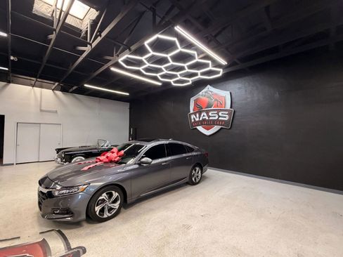 Used 2018 Honda Accord EX-L image 2