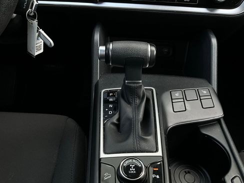 Used 2025 Kia Sportage LX image 22