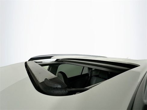 Used 2017 Toyota RAV4 Limited image 7