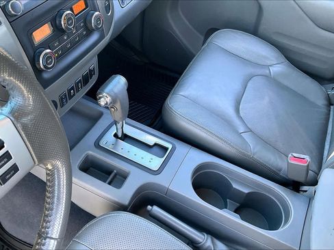 Used 2019 Nissan Frontier SL image 16