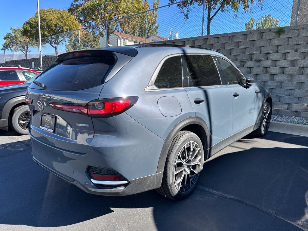 Certified 2025 MAZDA CX-70 Plug-In Hybrid w/ Premium Plus AWD/4WD image 3