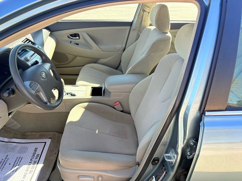 Used 2010 Toyota Camry LE image 42