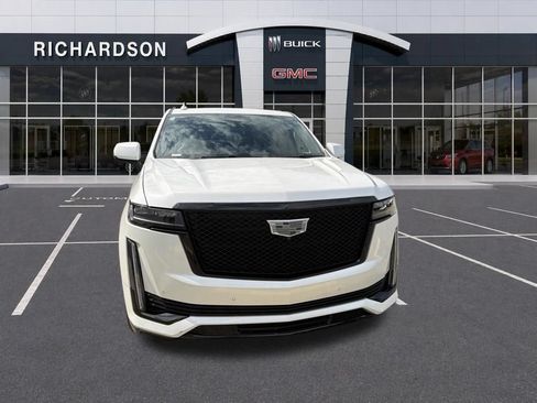Used 2024 Cadillac Escalade ESV Sport w/ LPO, ONYX Package AWD/4WD image 10