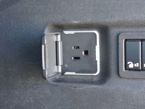 Used 2023 Chevrolet Suburban Premier image 44