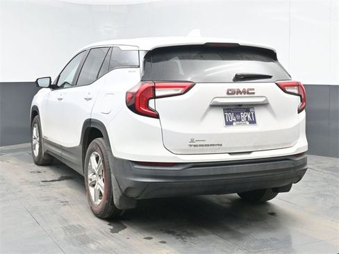 Used 2022 GMC Terrain SLE image 7