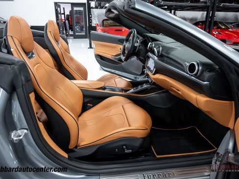 Used 2019 Ferrari Portofino RWD image 29