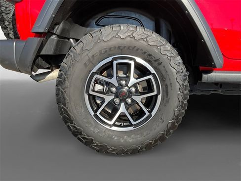Used 2024 Jeep Wrangler Unlimited Rubicon w/ Technology Group image 15
