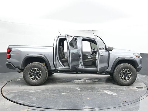 Used 2024 Chevrolet Colorado ZR2 w/ ZR2 Convenience Package III image 59