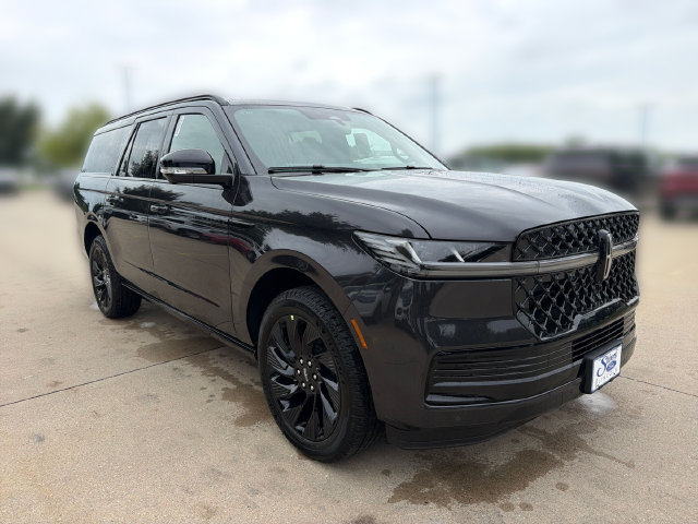 New 2027 Lincoln Navigator L Reserve w/ Jet Appearance Package AWD/4WD image 2