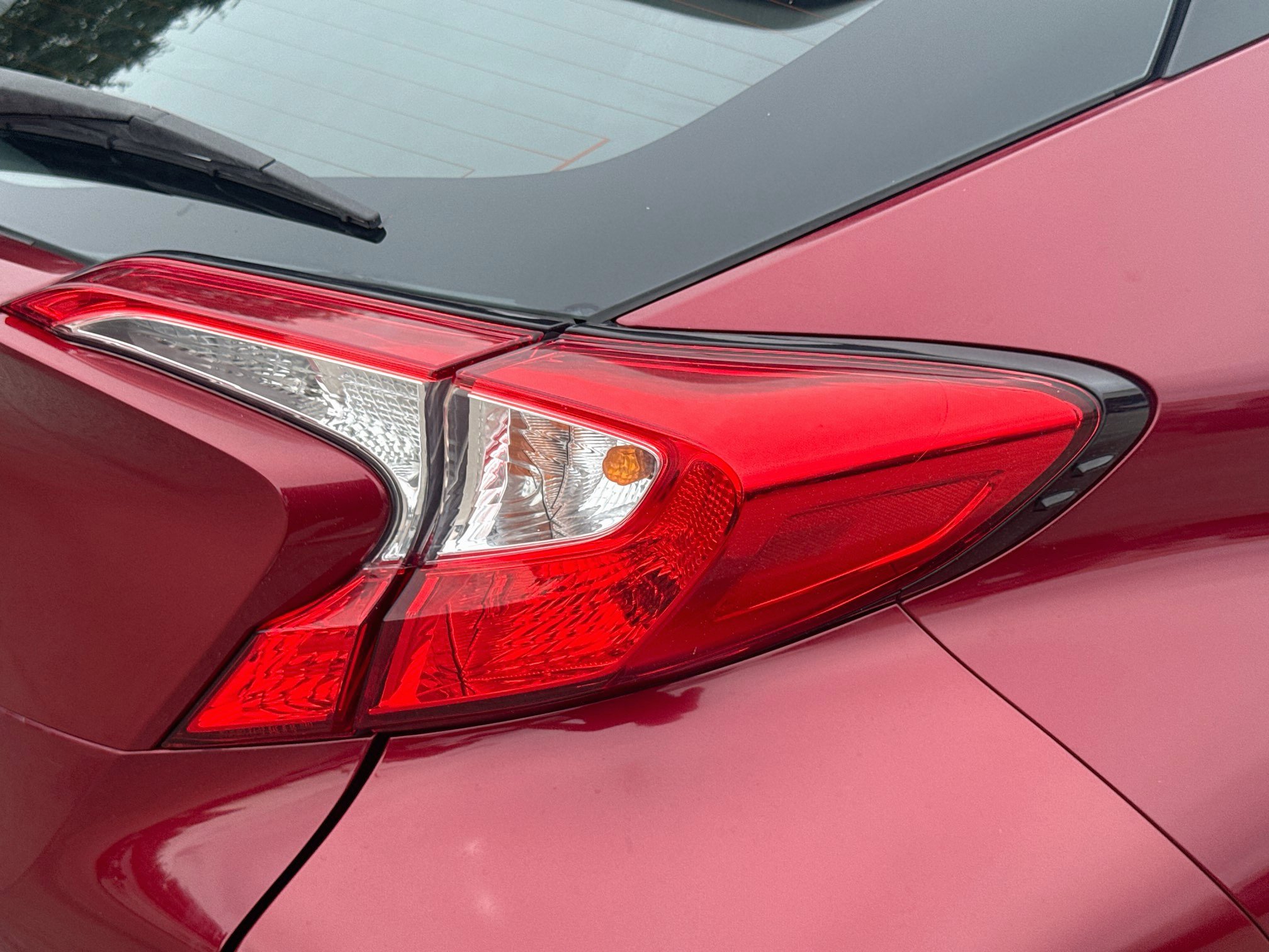 Used 2018 Toyota C-HR XLE FWD image 24