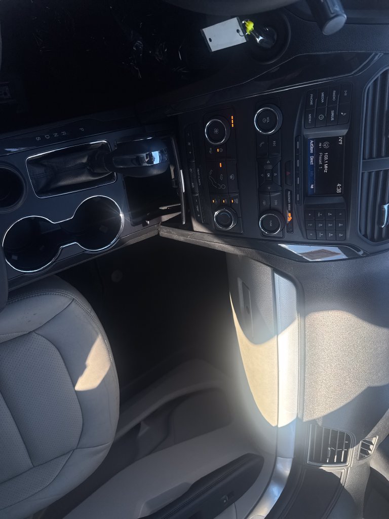 Used 2018 Ford Explorer FWD image 18