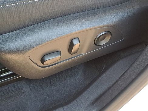 Used 2026 Chevrolet Traverse LT w/ Midnight/Sport Edition image 22