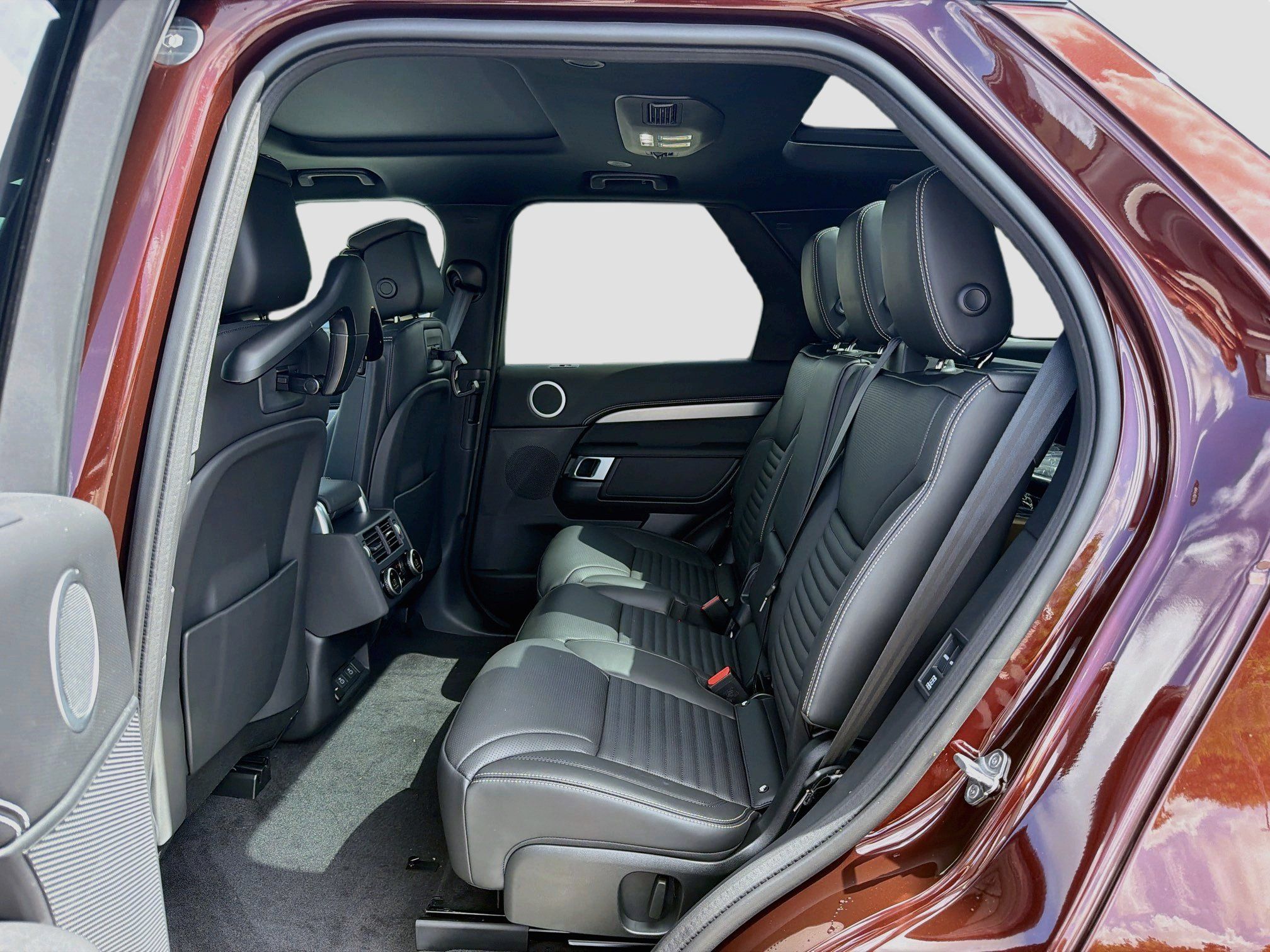 New 2026 Land Rover Discovery Limited Edition AWD/4WD image 22