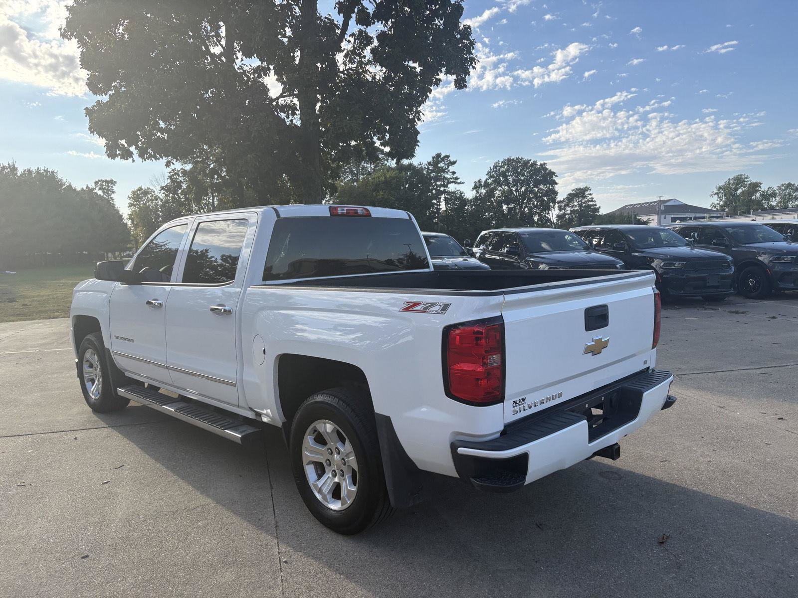 Used 2017 Chevrolet Silverado 1500 LT w/ LT Convenience Package AWD/4WD image 22