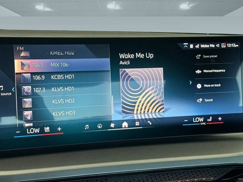 Used 2025 BMW 230i Coupe w/ Premium Package image 21