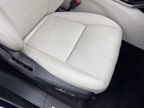 Used 2021 Land Rover Range Rover Velar R-Dynamic S image 46