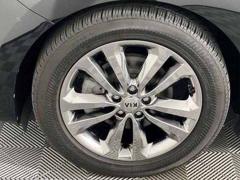 Used 2018 Kia Sedona SX Limited w/ SX Limited Prestige Package FWD image 11