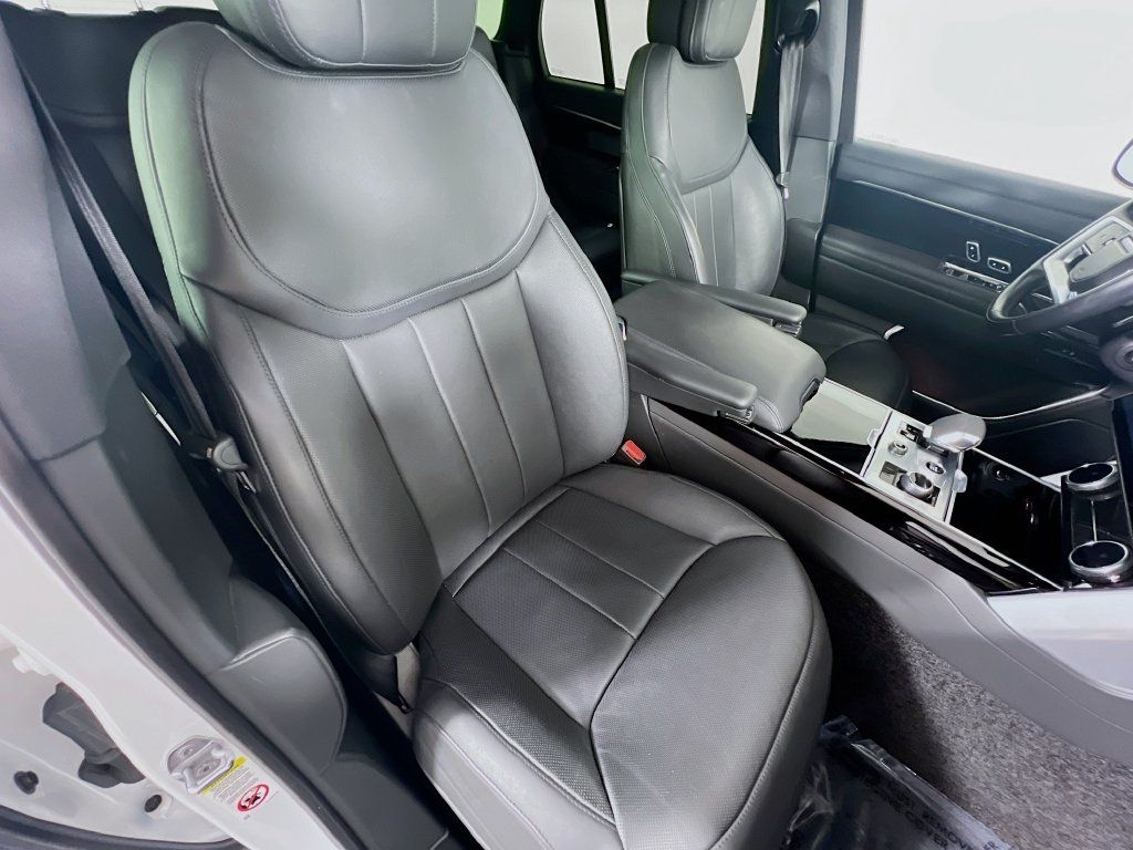 Used 2023 Land Rover Range Rover SE AWD/4WD image 30