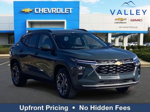 New 2026 Chevrolet Trax LT w/ Driver Confidence Package FWD image 1