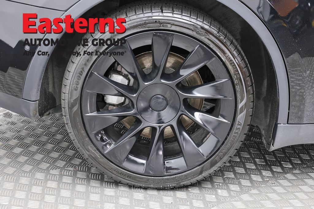 Used 2021 Tesla Model Y Long Range AWD/4WD image 26