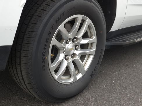 Used 2021 Chevrolet Suburban LS image 5