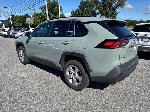 Used 2021 Toyota RAV4 XLE w/ Convenience Package AWD/4WD image 6