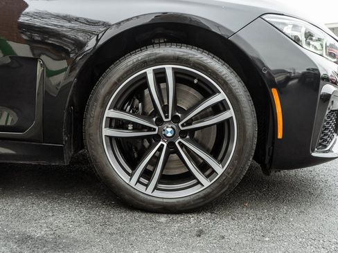 Used 2022 BMW 750i xDrive w/ Executive Package image 4