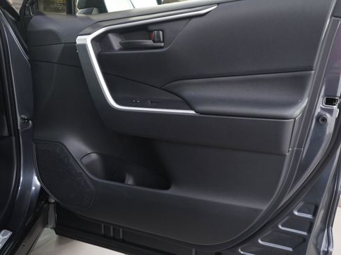 Used 2025 Toyota RAV4 LE image 9