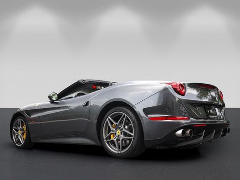 Certified 2016 Ferrari California T RWD image 5
