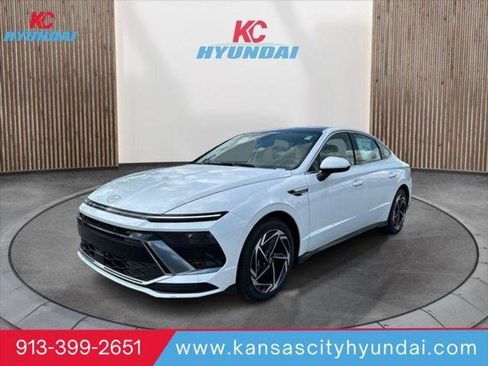 New 2025 Hyundai Sonata SEL image 1