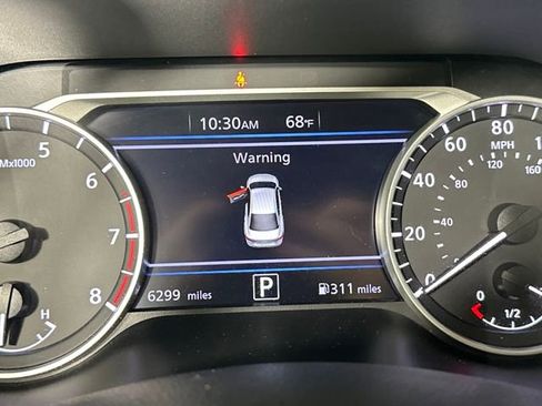 Certified 2025 Nissan Sentra SR image 18