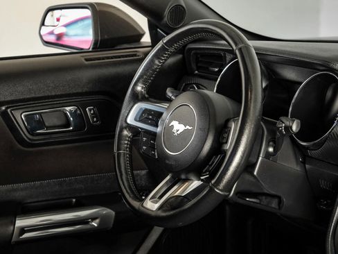 Used 2017 Ford Mustang Coupe image 12