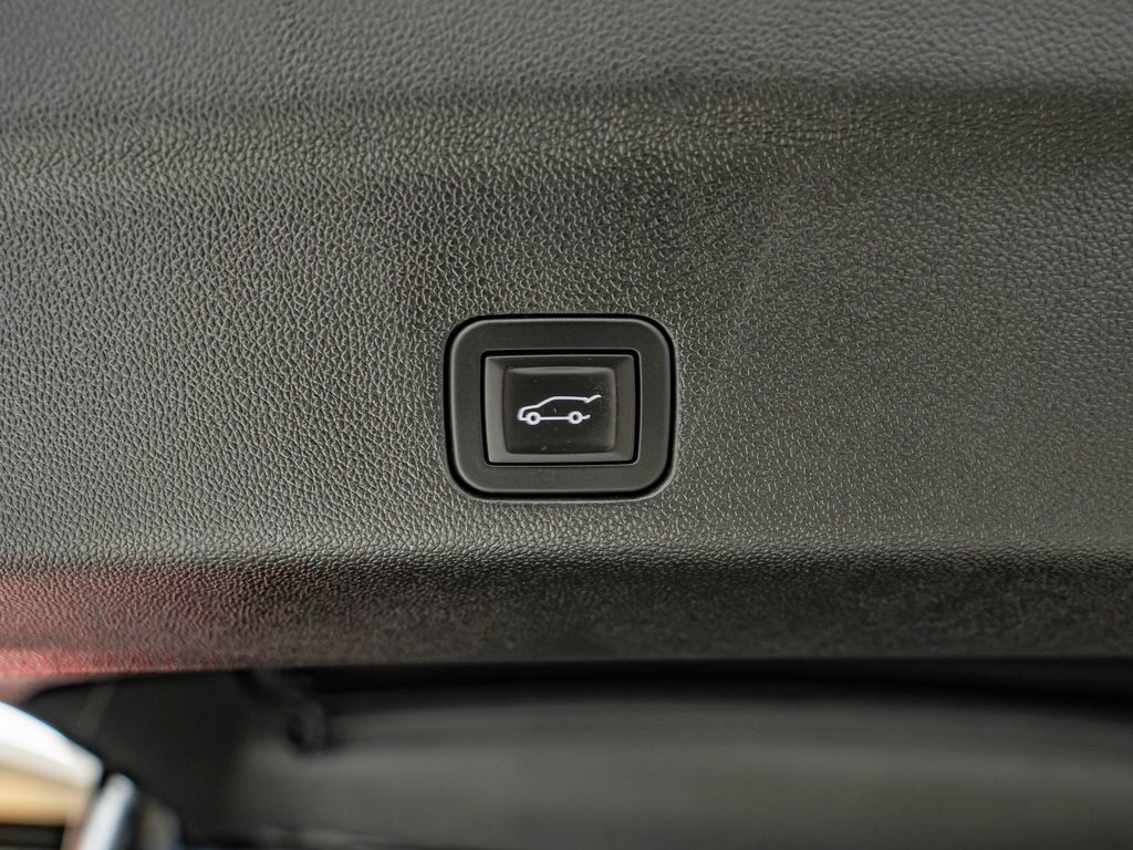 Used 2025 Cadillac Escalade V AWD/4WD image 47