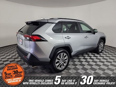 Used 2025 Toyota RAV4 XLE Premium image 11