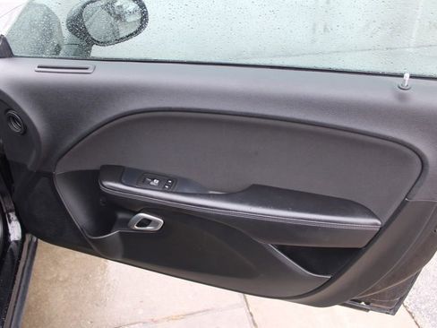 Used 2018 Dodge Challenger SXT image 23