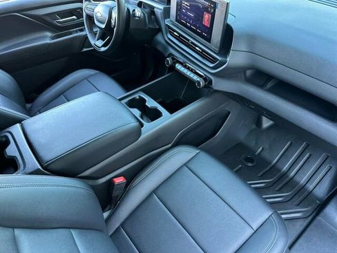 Used 2024 Chevrolet Silverado EV W/T image 18