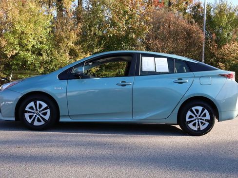 Used 2016 Toyota Prius Two image 14