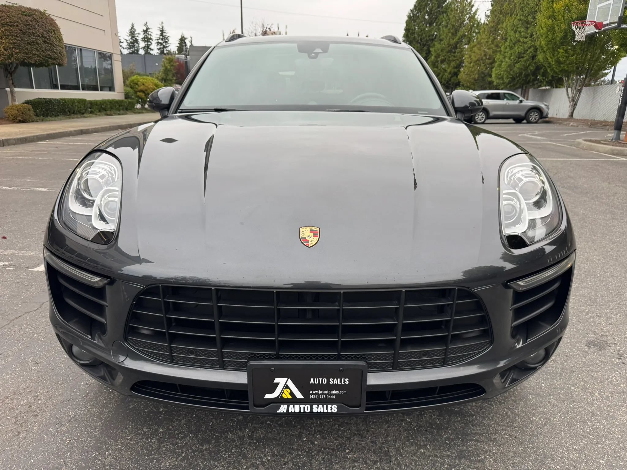 Used 2018 Porsche Macan S AWD/4WD image 3