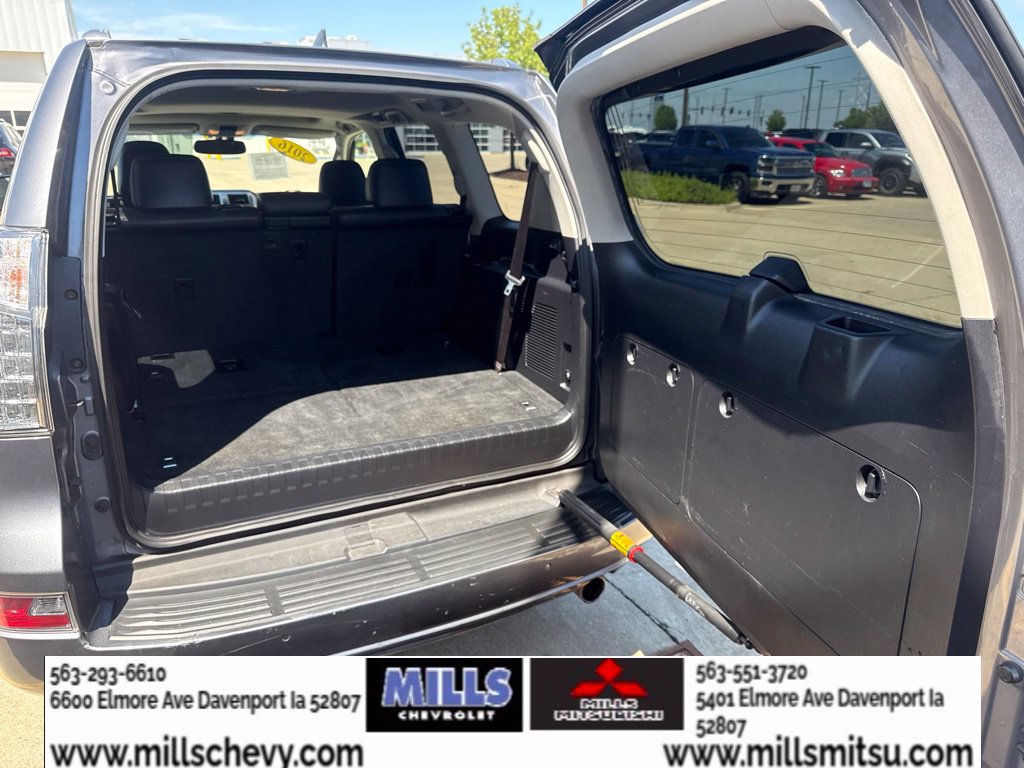 Used 2016 Lexus GX 460 w/ Premium Package AWD/4WD image 22
