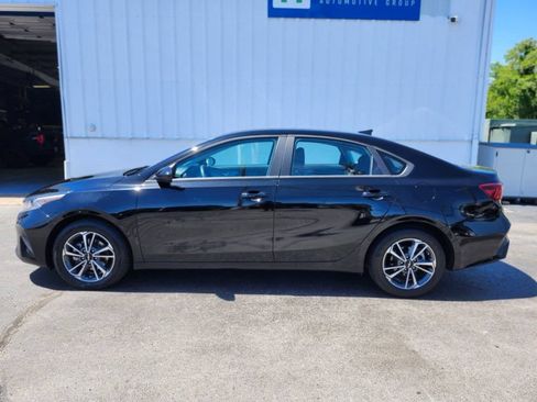 Used 2023 Kia Forte LXS FWD image 2