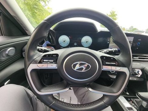 Used 2023 Hyundai Elantra SEL w/ Convenience Package FWD image 34