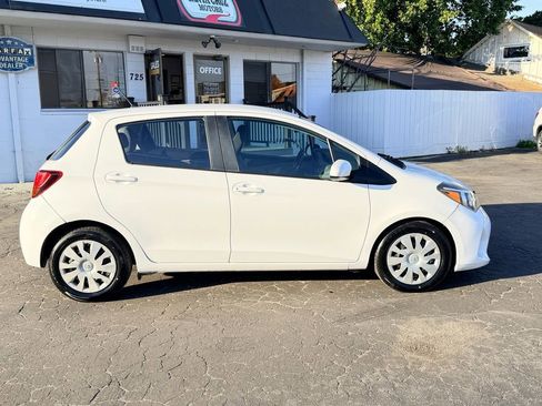 Used 2017 Toyota Yaris L image 3
