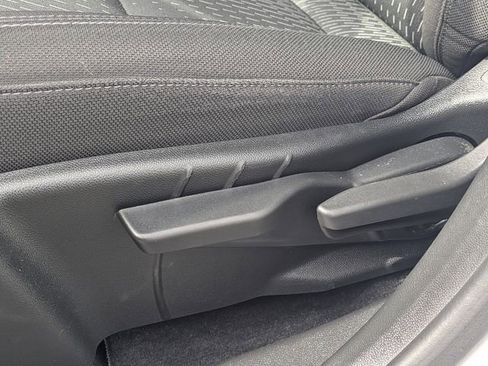 Used 2025 Chevrolet Equinox LT FWD image 21